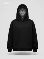 Sudadera negra con la capucha forrada con tela damasco negra al tono marca Faaia moda Valenciana.
