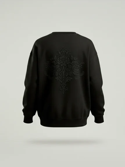 Sudadera exclusiva marca Faaia en vista trasera con bordado