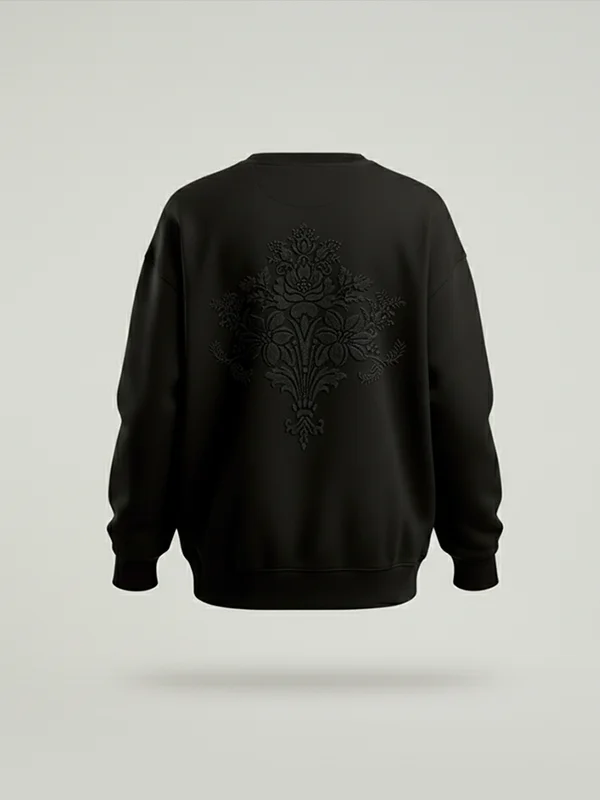 Sudadera exclusiva marca Faaia en vista trasera con bordado