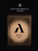 Caja estuche de cartón con textura efecto madera para conservar las piezas de ropa de la marca Faaia.