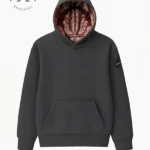 Frontal de la sudadera gris ebony de la marca Faaia con un brocatel en el interior de la capucha de la sudadera.