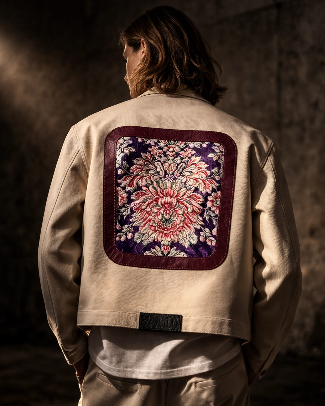 Chaqueta brokat legendaria con brocatel en la espalda marca Faaia moda