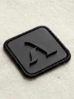 Etiqueta de micro inyección negra con icono negro marca Faaia.