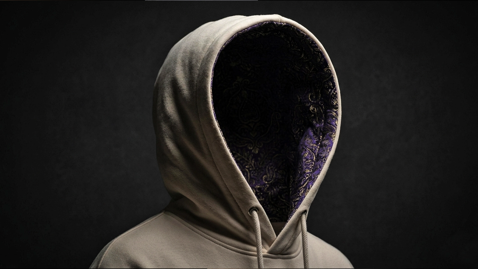 Interior capucha sudadera blanca, forrado con tela damasco morado y plata marca Faaia
