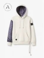 Sudadera marca faaia con damasco morado y plata en manga.